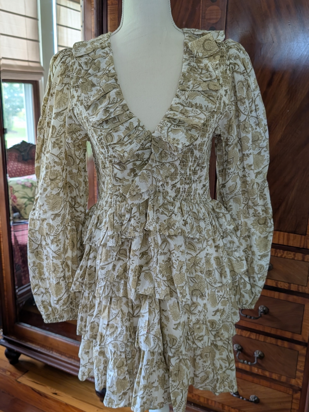 Ruffled V-Neck Long Sleeve Floral Mini Dress - Tan/White